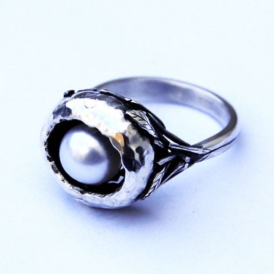 natural white pearl ring