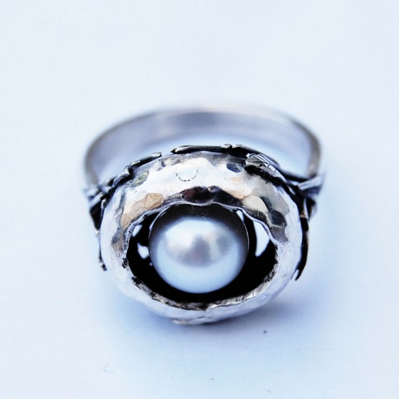 nest hammered silver ring